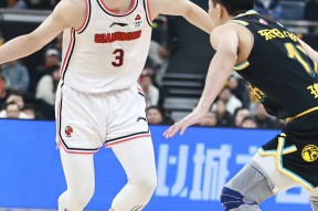 包含CBA常规赛赛程吃紧，达拉斯独行侠国际比赛日单刀错失，气氛紧张，临场指挥获称赞的词条